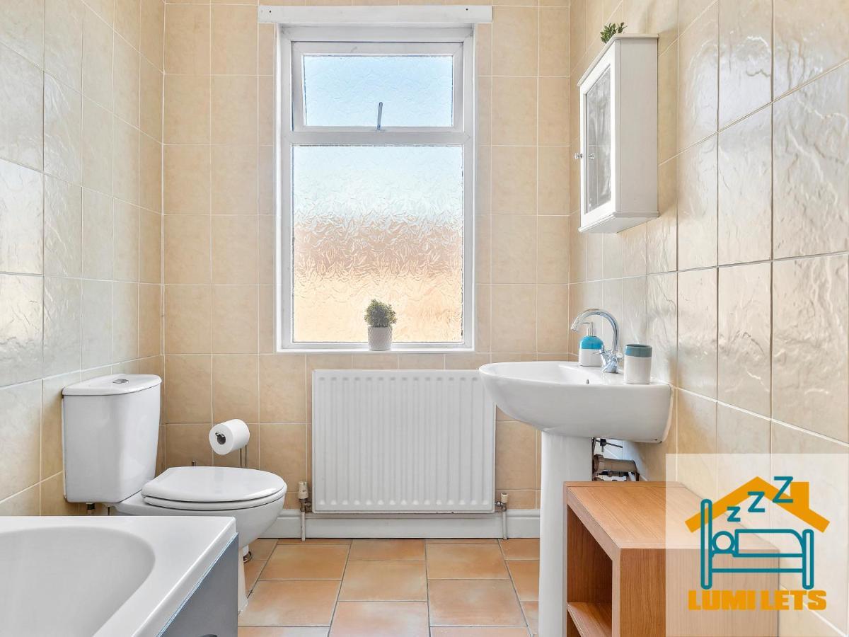 2Br Home In Barrow-In-Furness Sleeps 8 Close To Bae Systems, Hospital, Lakes Exteriér fotografie